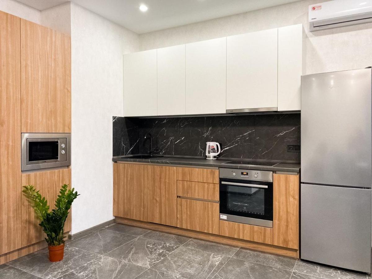 Apartment шикарные жк печерск плаза, михаила бойчука 17, 10 мин пешком м звериницкая *